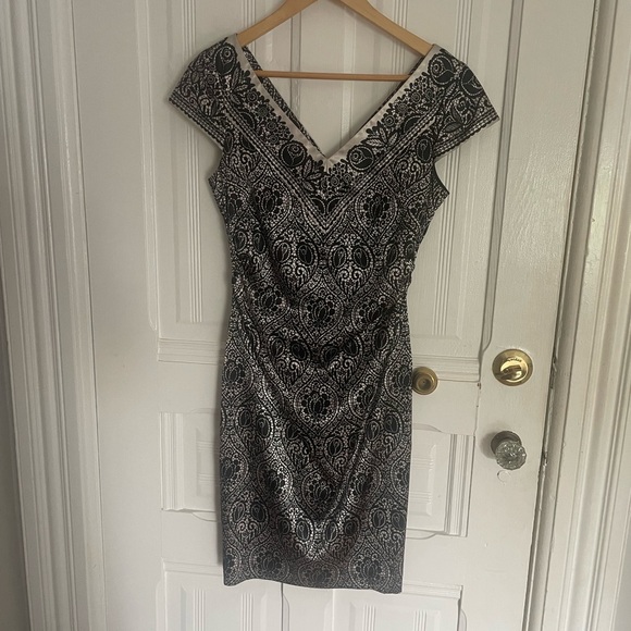 Maggie London Dress. Size 6 (but fits more like a 4). - Picture 4 of 5